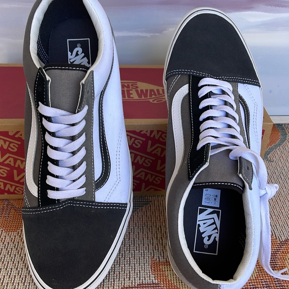 Vans Men’s Old Skool
(Mix & Match) Black/True White 
VN0A4U3B2PD
Sneakers - Picture 13 of 16